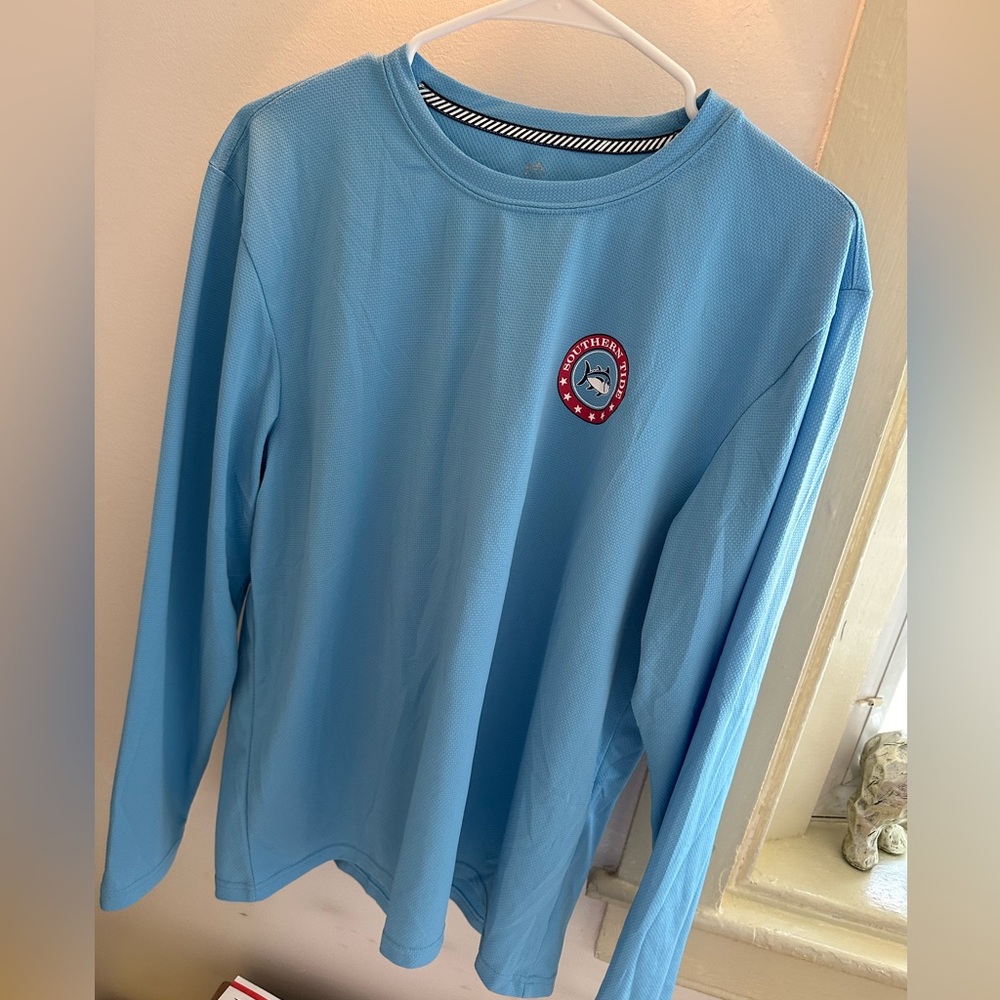 Southern tide men’s blue fishing shirt